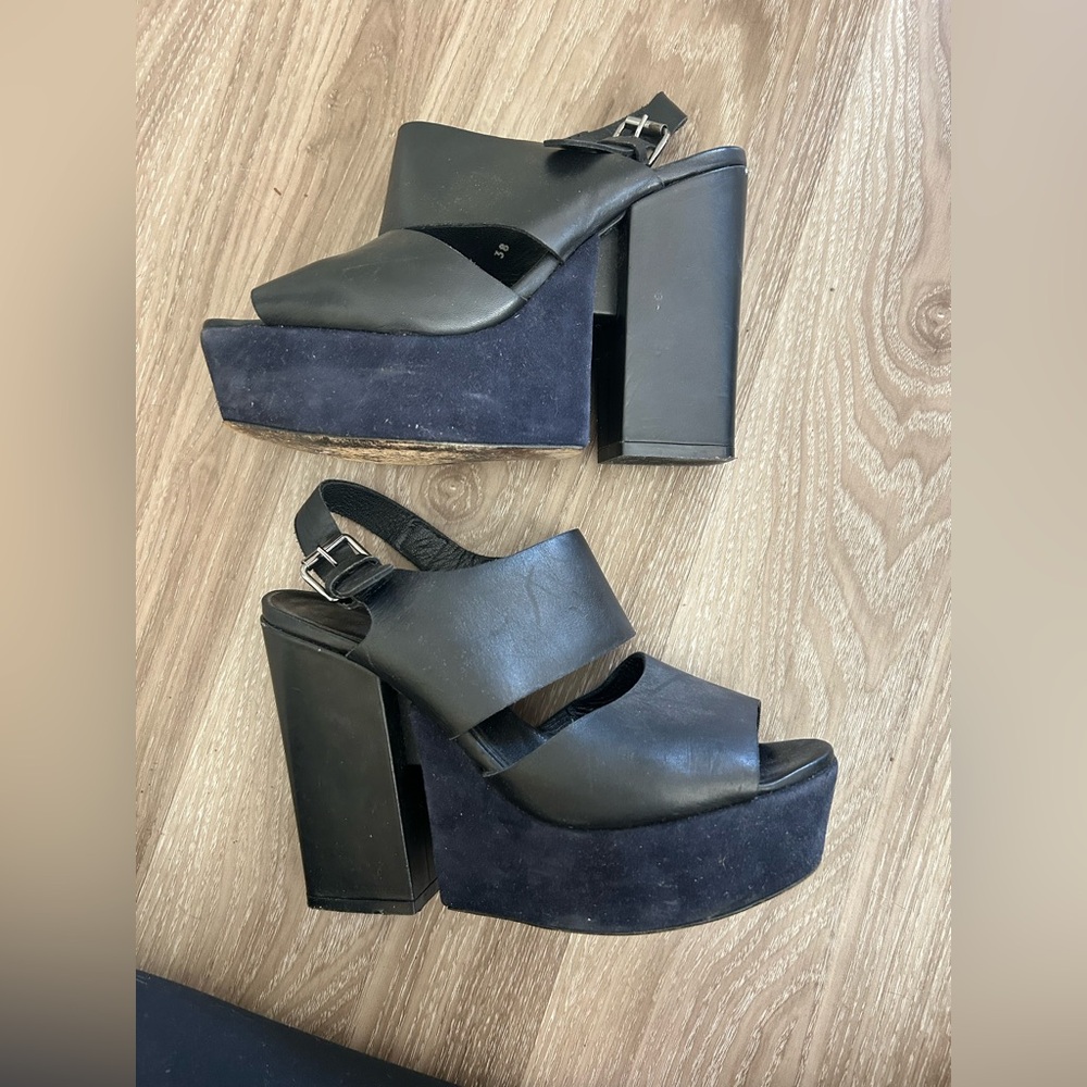 Stylish Black Platform Sandals - Picture 2 of 6